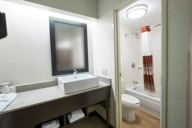 Premium Oda, 1 En Büyük (King) Boy Yatak (Upgraded Bedding & Snack, Smoke Free)