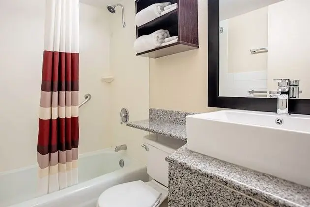 Premium Oda, 1 En Büyük (King) Boy Yatak (Upgraded Bedding & Snack, Smoke Free)