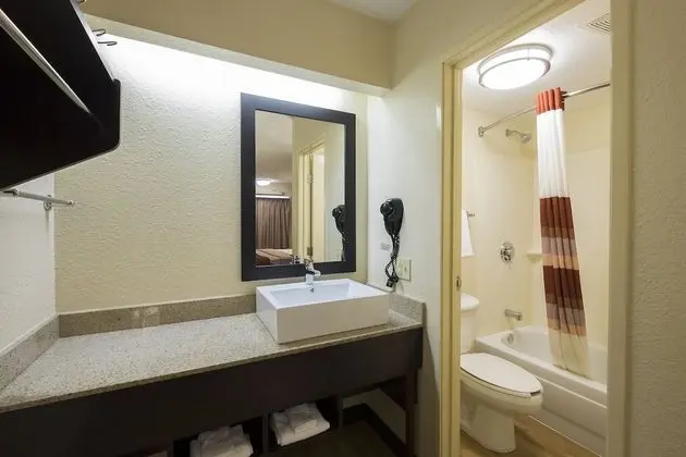 Premium Oda, 1 En Büyük (King) Boy Yatak (Upgraded Bedding & Snack, Smoke Free)
