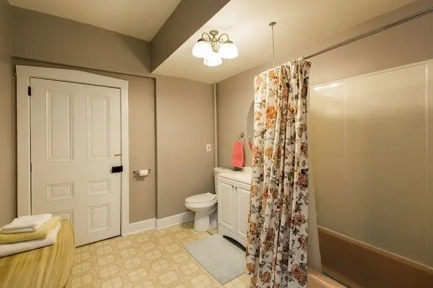 Standard Oda, Ortak Banyo