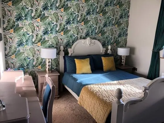 Comfort Tek Büyük Yataklı Oda, Ortak Banyo, Bahçe Manzaralı