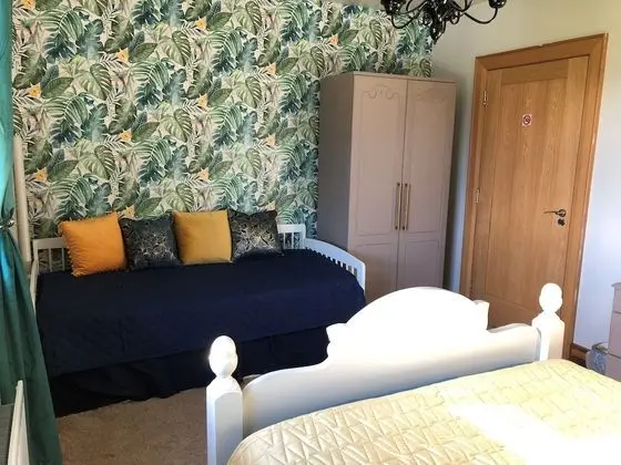 Comfort Tek Büyük Yataklı Oda, Ortak Banyo, Bahçe Manzaralı