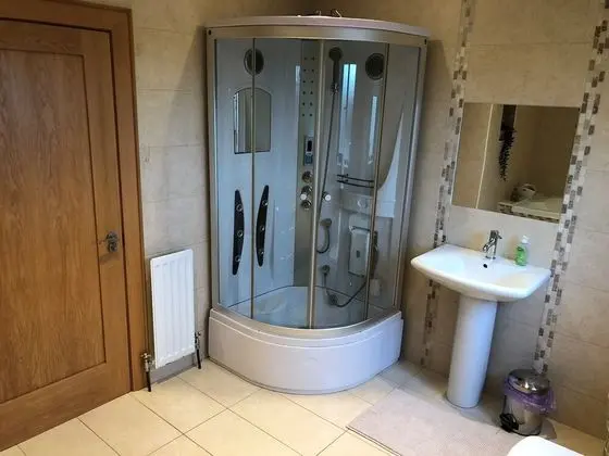 Comfort Tek Büyük Yataklı Oda, Ortak Banyo, Bahçe Manzaralı