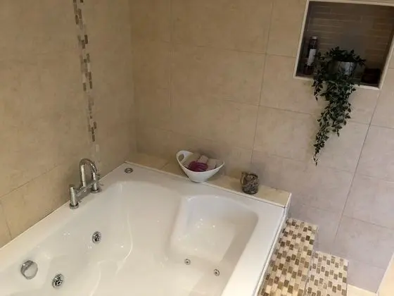 Comfort Tek Büyük Yataklı Oda, Ortak Banyo, Bahçe Manzaralı