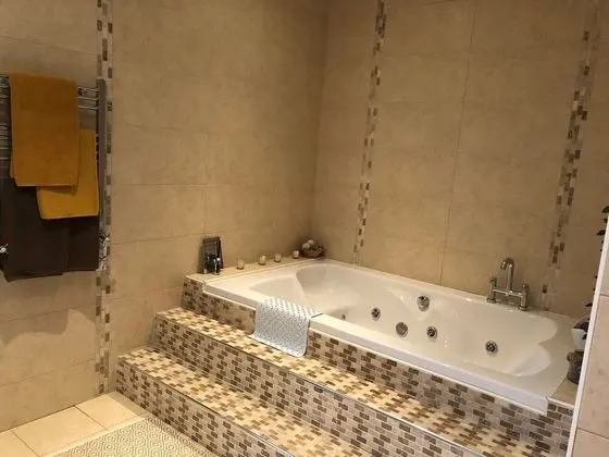 Comfort Tek Büyük Yataklı Oda, Ortak Banyo, Bahçe Manzaralı