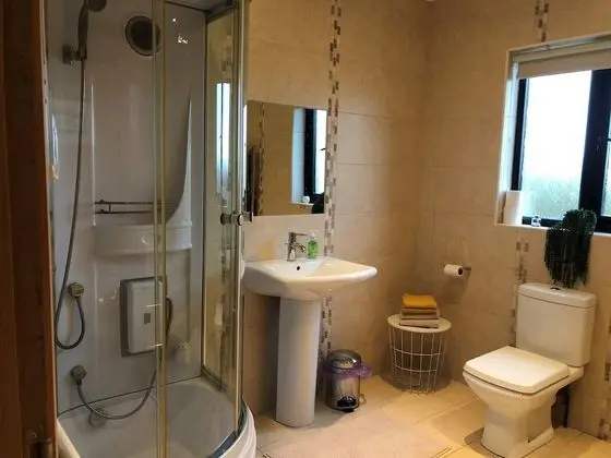 Comfort Tek Büyük Yataklı Oda, Ortak Banyo, Bahçe Manzaralı