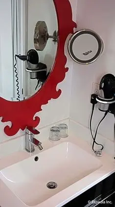 Oda, 1 Büyük (Queen) Boy Yatak