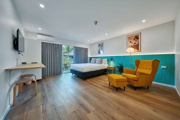 Standard Oda (Queen Room )