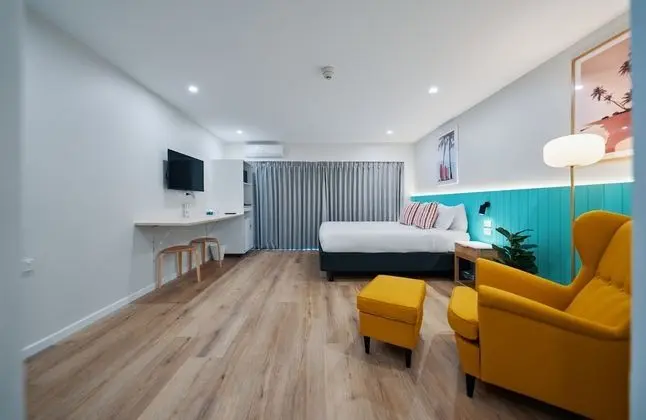 Standard Oda (Queen Room )
