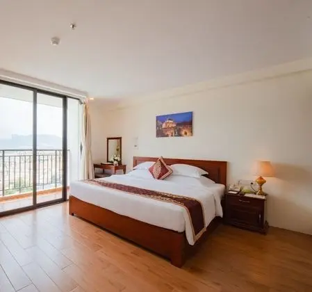 Deluxe Tek Büyük veya İki Ayrı Yataklı Oda, Balkon