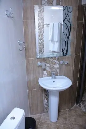 Economy Tek Büyük veya İki Ayrı Yataklı Oda, Penceresiz