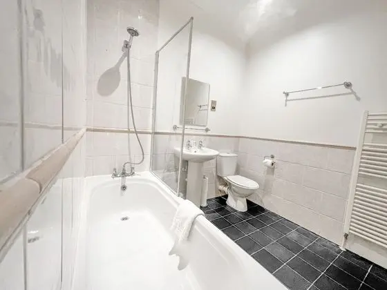 Superior Ev, Özel Banyo, Park Manzaralı