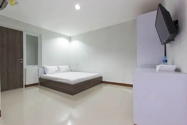 Reddoorz Room
