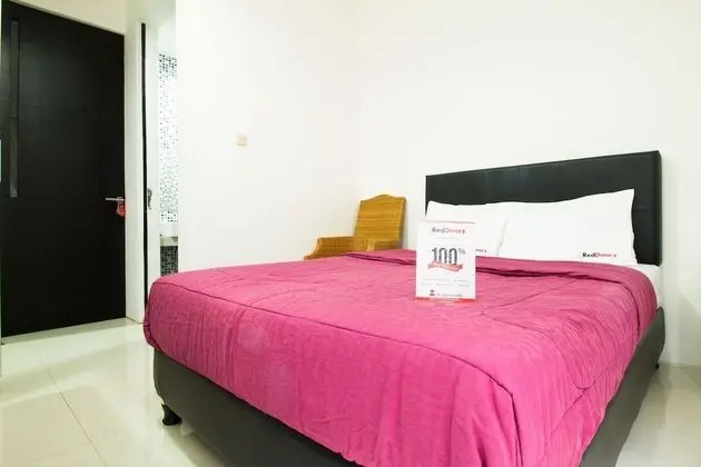 Reddoorz Room
