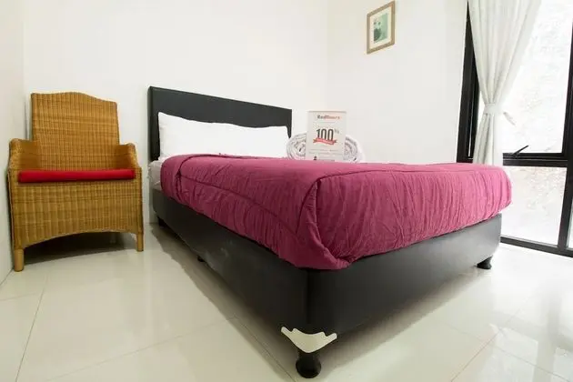 Reddoorz Room