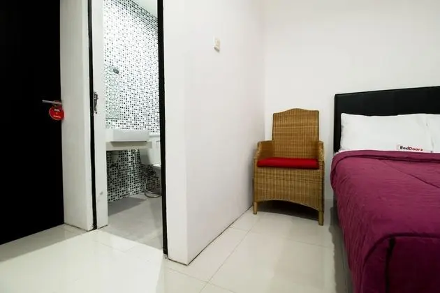Reddoorz Room