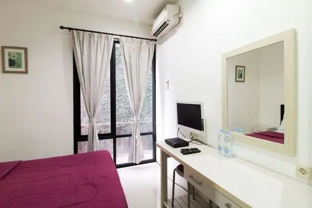Reddoorz Room
