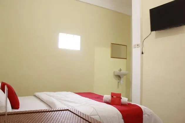 Tek Büyük Yataklı Oda (RedDoorz)