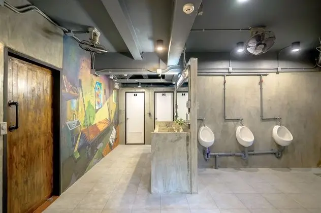 Ortak Ranzalı Oda, Sadece kadınlar için, Ortak Banyo