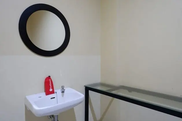 Tek Büyük Yataklı Oda (RedDoorz)