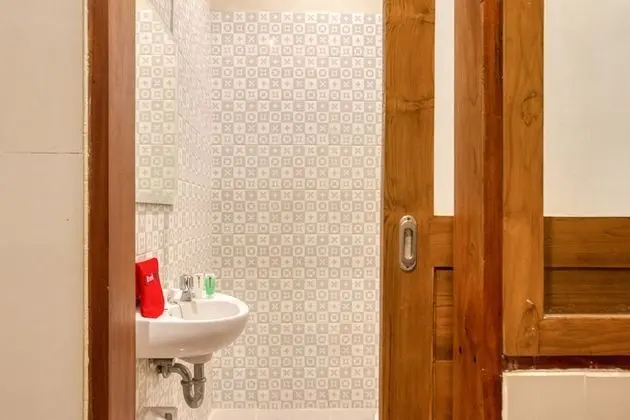 Tek Büyük Yataklı Oda (RedDoorz)