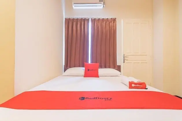 Tek Büyük Yataklı Oda (RedDoorz)