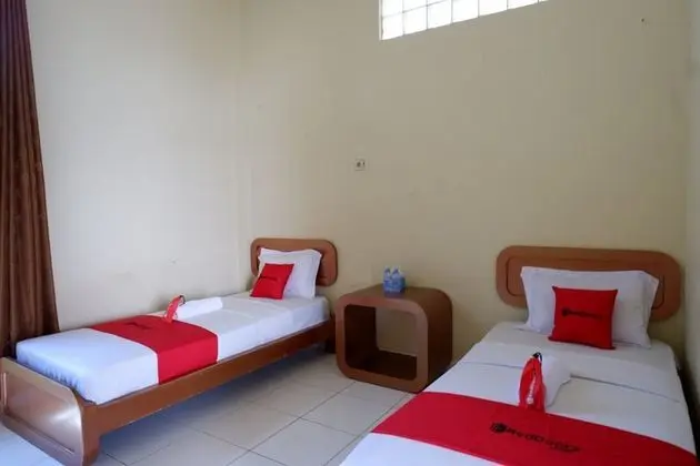 İki Ayrı Yataklı Oda (RedDoorz)