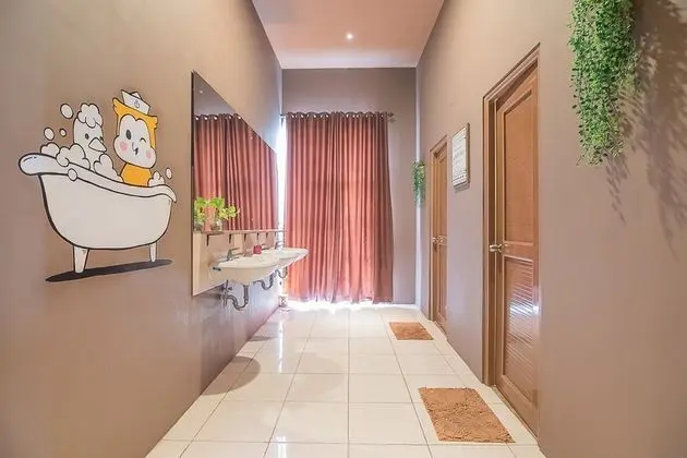 Ortak Ranzalı Oda, Karma Ranzalı Oda (RedDoorz)