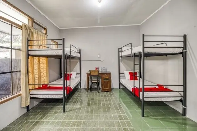 Ortak Ranzalı Oda, Karma Ranzalı Oda (RedDoorz)
