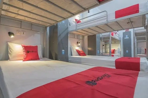 Ortak Ranzalı Oda, Sadece erkekler için (RedDoorz)