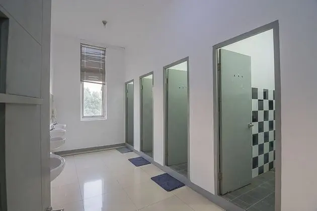 Ortak Ranzalı Oda, Sadece erkekler için (RedDoorz)