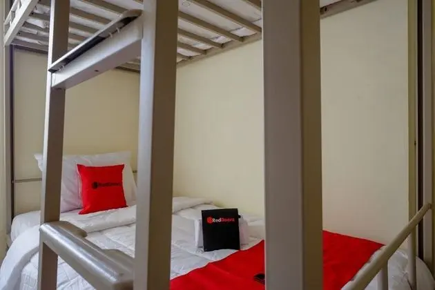 Ortak Ranzalı Oda, 2 Tek Kişilik Yatak (Reddoorz)