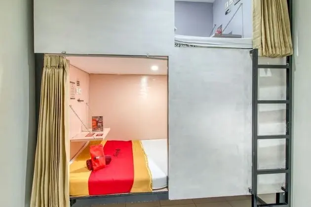 Ortak Ranzalı Oda, Karma Ranzalı Oda (RedDoorz)