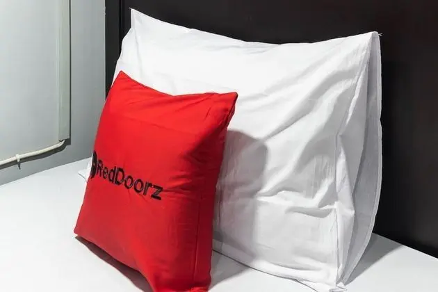 Ortak Ranzalı Oda, Karma Ranzalı Oda (RedDoorz)