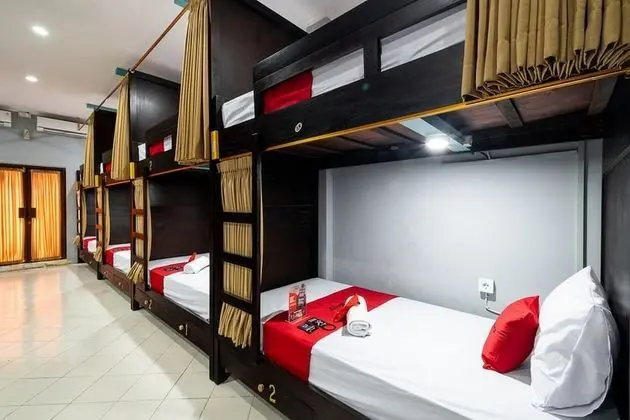 Ortak Ranzalı Oda, Sadece kadınlar için (RedDoorz)