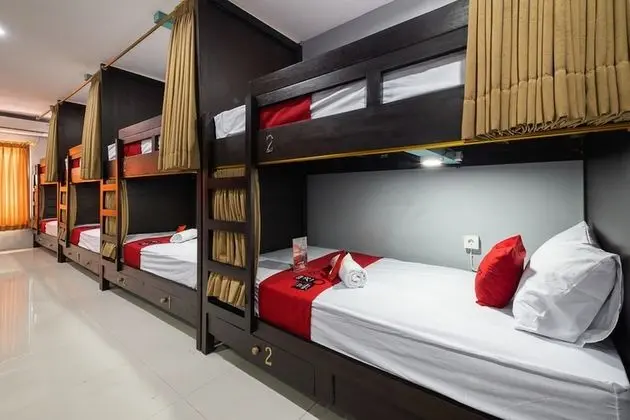 Ortak Ranzalı Oda, Sadece kadınlar için (RedDoorz)