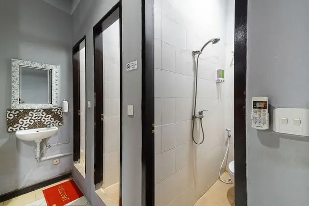 Ortak Ranzalı Oda, Sadece kadınlar için (RedDoorz)