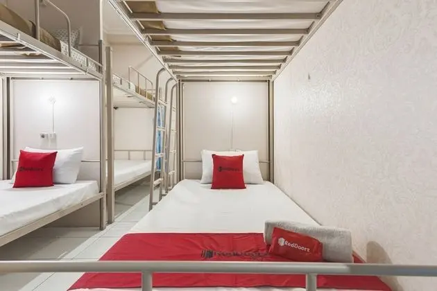 Ortak Ranzalı Oda, Karma Ranzalı Oda (RedDoorz)