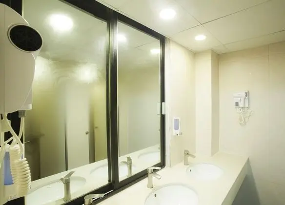 Private Double Room Shared Bathroom