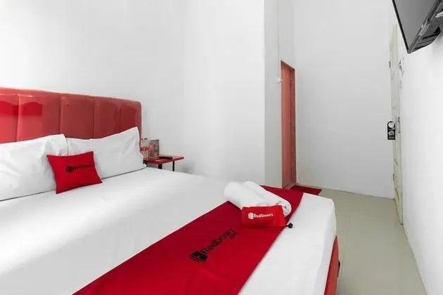 Tek Büyük Yataklı Oda (RedDoorz)
