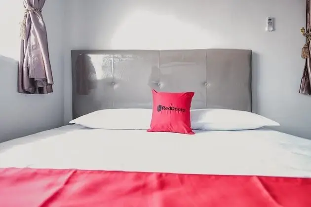 Tek Büyük Yataklı Oda (RedDoorz)