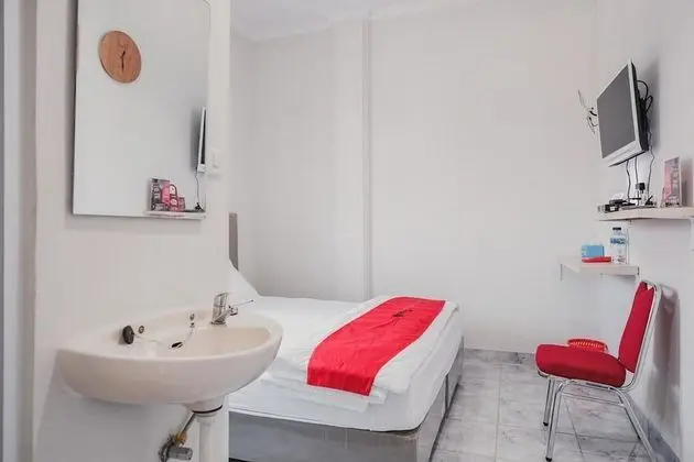 Tek Büyük Yataklı Oda (RedDoorz)