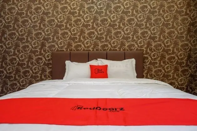 Tek Büyük Yataklı Oda (RedDoorz)