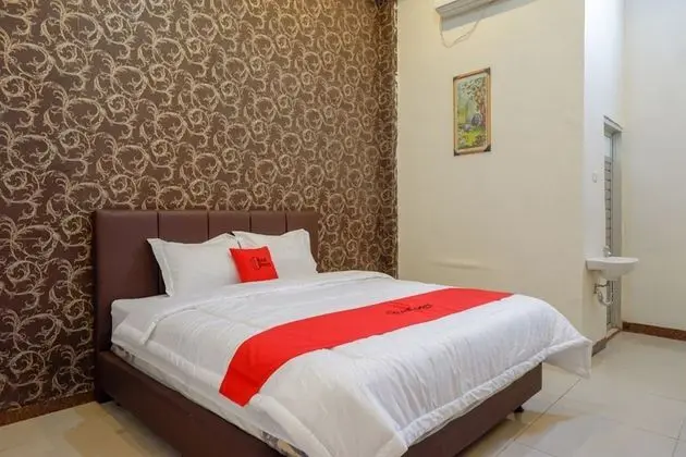 Tek Büyük Yataklı Oda (RedDoorz)