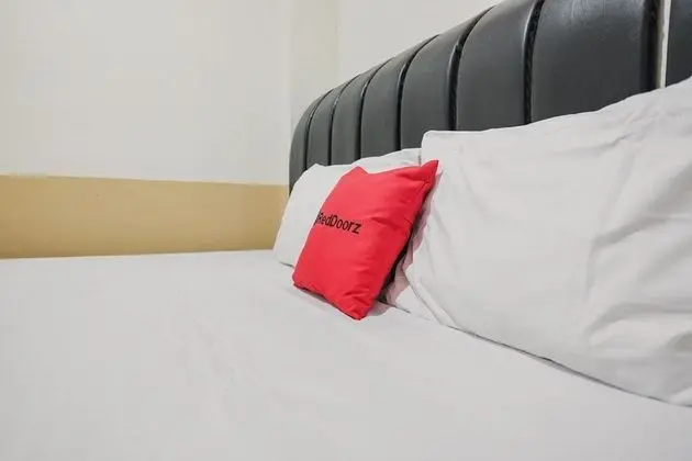 Tek Büyük Yataklı Oda (RedDoorz)