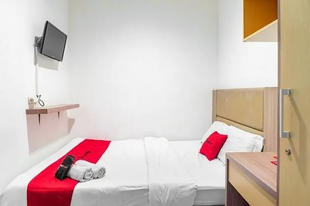 Tek Büyük Yataklı Oda (RedDoorz)