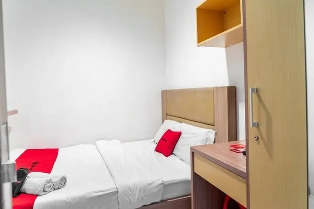Tek Büyük Yataklı Oda (RedDoorz)