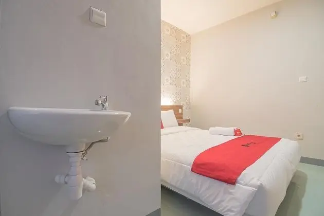 Tek Büyük Yataklı Oda (RedDoorz)