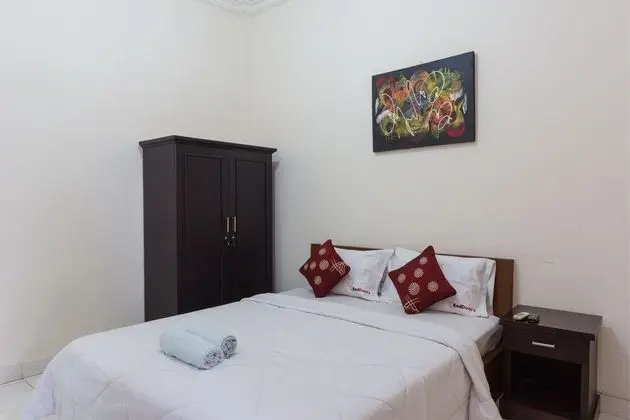 Reddoorz Room
