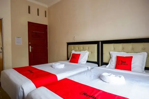 Deluxe İki Ayrı Yataklı Oda (Reddoorz)